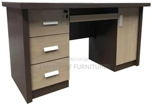 Quality Office Table With Multiple Drawers.