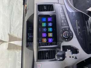 Toyota Sienna 2012 Android