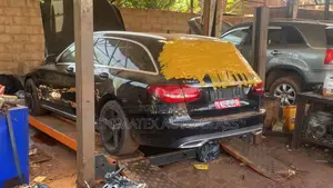 All Kinds of Backwindscreen and Windscreen Glass All Availa