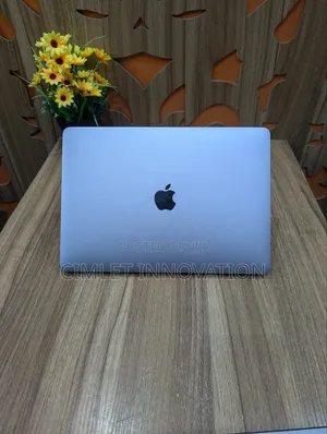 Laptop Apple MacBook Pro 2022 M2 8GB Apple M2 SSD 256GB