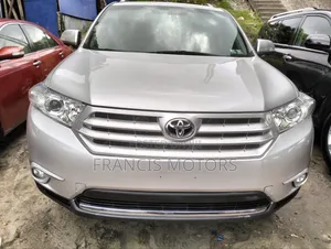 Toyota Highlander Limited 3.5l 4WD 2013 Silver