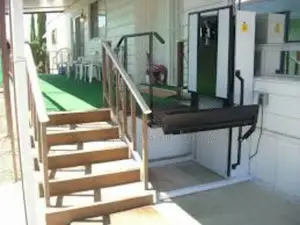 Safety Vertical Wheelchair Porch Lift