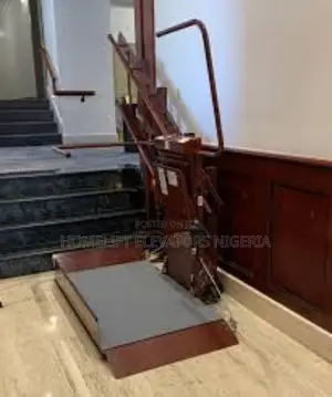 Small Hydraulic Home Elevator Porch
