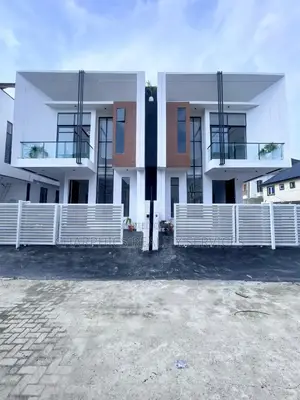 4bdrm Duplex in Ikota for sale