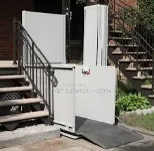 Vertical Wheelchair Lift Shopping Mall