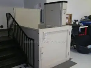 Vertical Porch Lift / Platform Lift