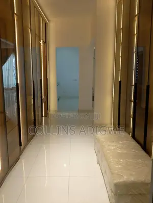5bdrm Duplex in Orchid Road Chevron for sale