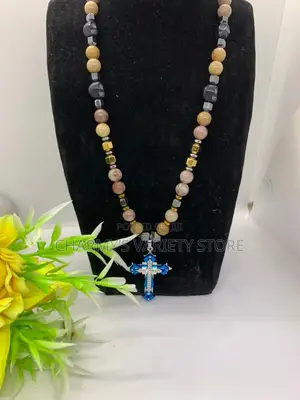 Quality Traditional Hand Crafted Necklace With Cross Locket
