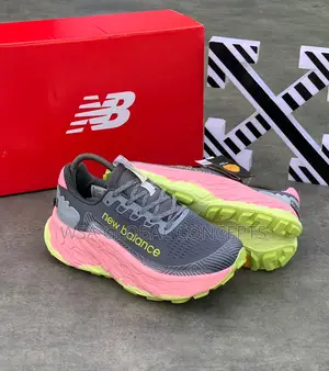 New Balance Fresh Foam More Trail V3 Pink Sole Sneakers