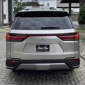 Lexus LX 2023 Silver