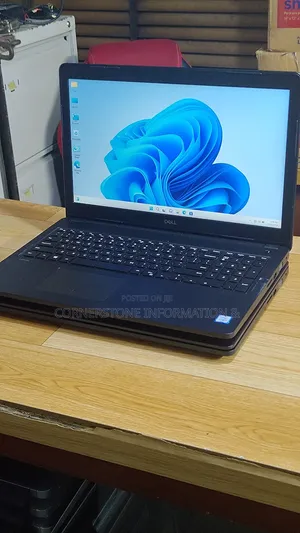 Laptop Dell Latitude 15 3580 8GB Intel Core I5 SSHD (Hybrid) 500GB