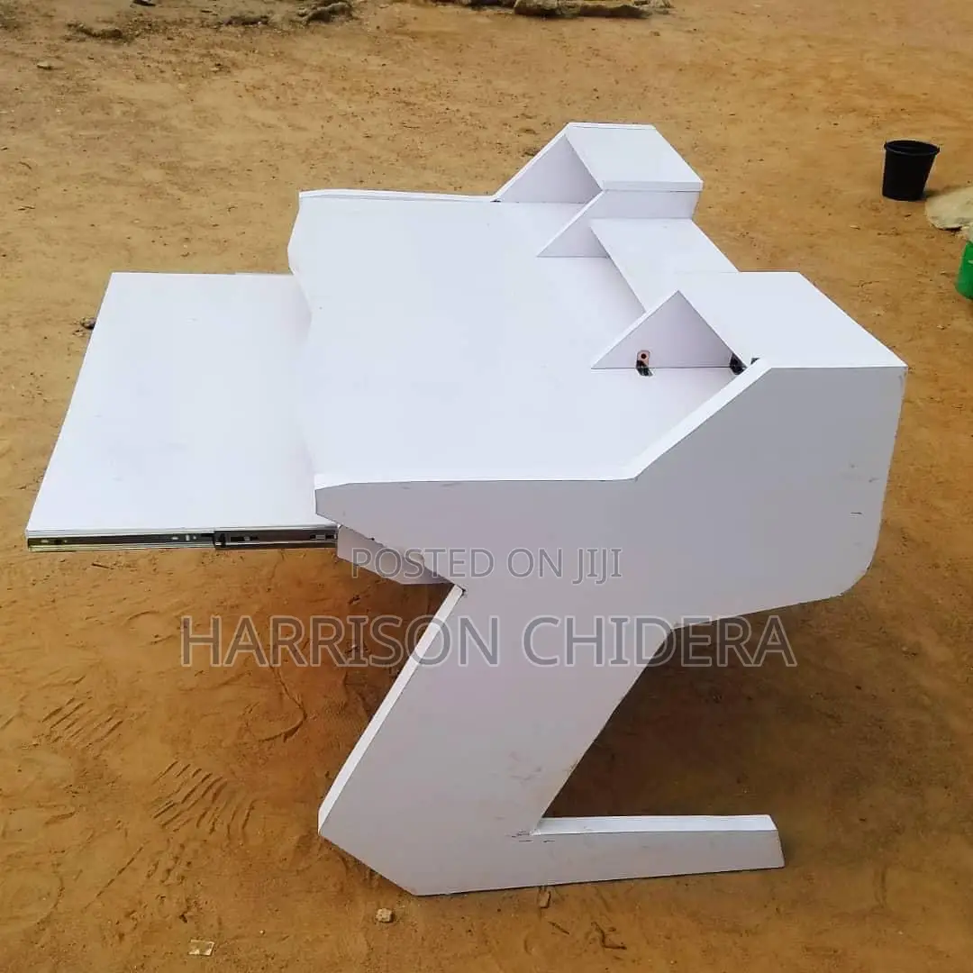 Studio Table