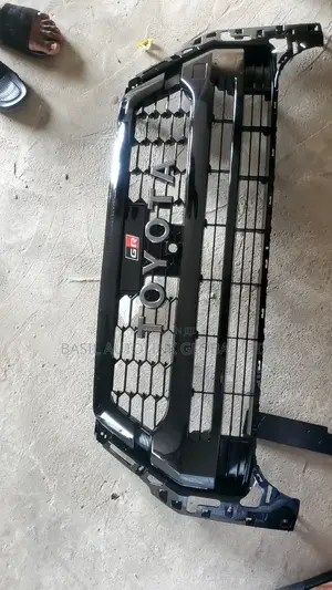 Front Grille Hilux 2023 Gr
