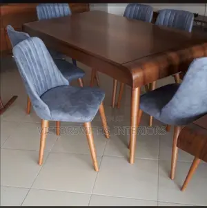 Exotic Dinning Table for 4/6 People