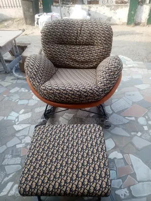 High Quality Chair and Table