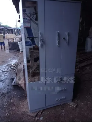 3ft by 7ft Wardrobe With Mirror