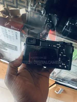 Sony A6400 With 16-50mm Lens