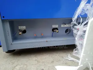 Automatic 3 Cavity PET BLOWING MACHINE