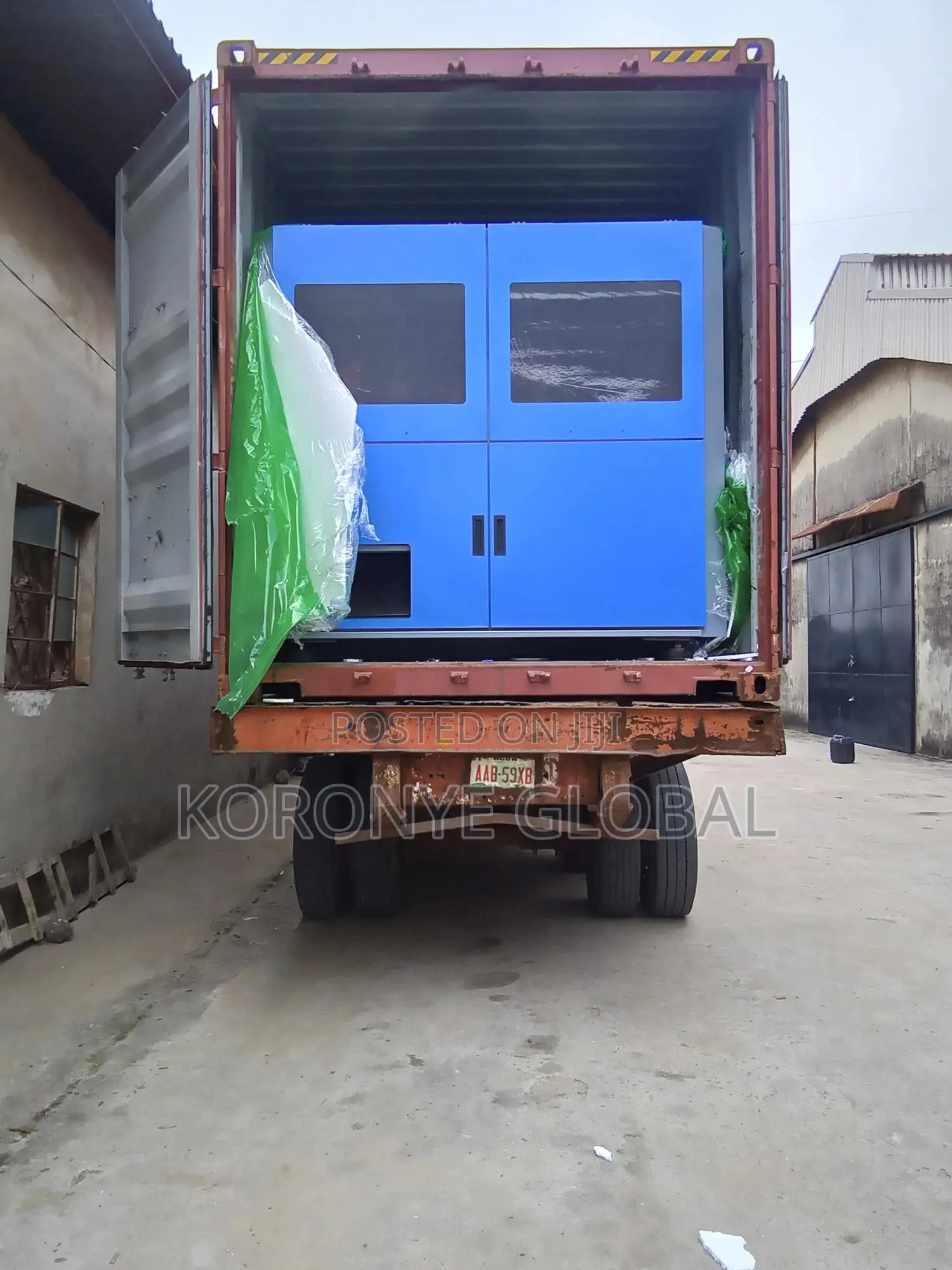 Automatic 3 Cavity PET BLOWING MACHINE