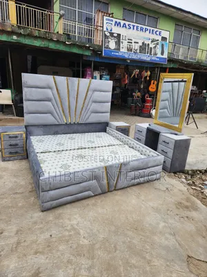 High Quality Grey 6by6 Bed With Mirror And Bed Sides
