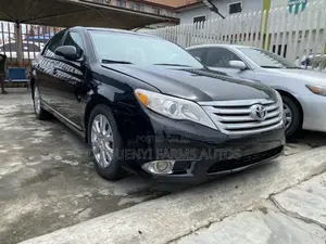 Toyota Avalon Limited Sedan FWD (3.5L 6cyl 6A) 2012 Black
