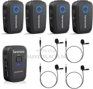 A Person Wireless Podcast Mic Saramonic Blink500t4