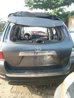 Toyota Highlander Front and Back Windscreen Glass Available