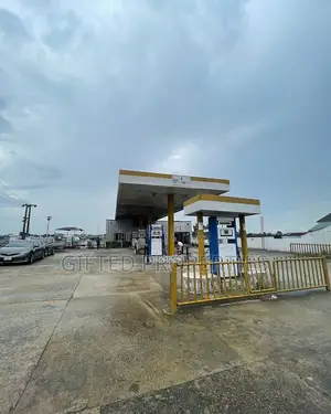 6pump Filling Station With Big Space in Port Harcourt
