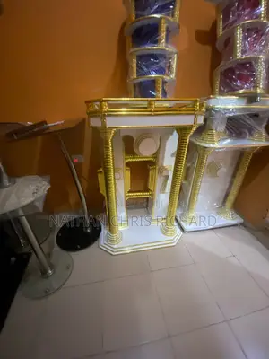 Quality Spoken Wooden Pulpit
