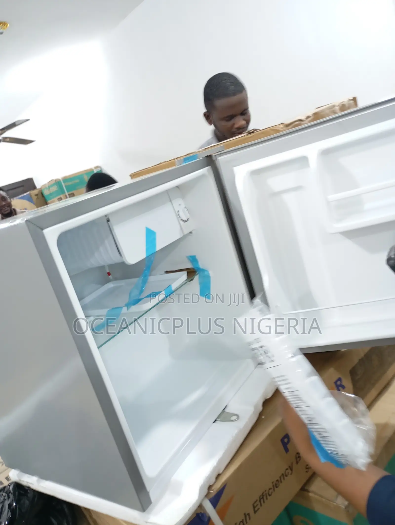 User Friendly-45l Midea Bedside Refrigrator