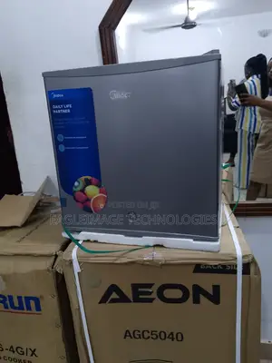 Heavy-Duty Midea 45L Refrigerator(Mdrd86fgg50)
