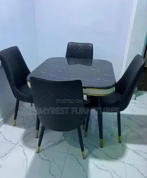 Standard Quality Portable 4 Seaters Dinning Set.