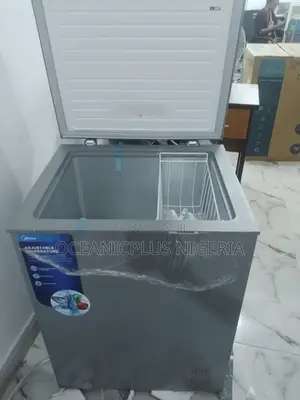 Standard-Midea 142lires Midea Chest Freezer