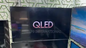 Clean Samsung 82"Qled Smart TV With Quantum Light Control