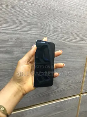 Apple iPhone X 64 GB White