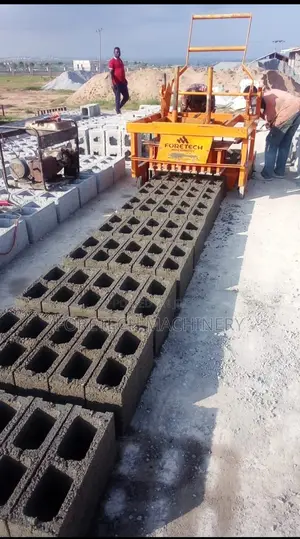 Concrete Mobile Block Molding Machine (Egg Layer)