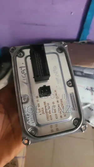 GLE350 Headlight Charger