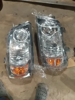 Head Light Toyota Highlander 2005
