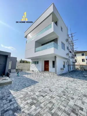 5bdrm Duplex in Lekki Phase 1 for sale
