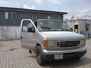 Moving Van in Ojota