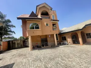 5bdrm Duplex in Garki for sale