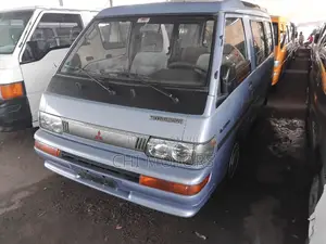Mitsubishi L300 2005 Blue
