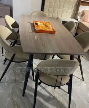 Beautiful Modern Dinning Set Four Seater