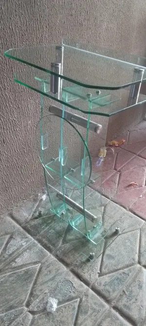 Unique Quality Thick Glass Pulpit for Church