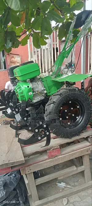 Petroleum Handle Power Tiller Machine