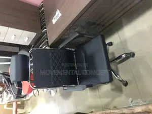 Executive Office Swivel Chair With Headrest