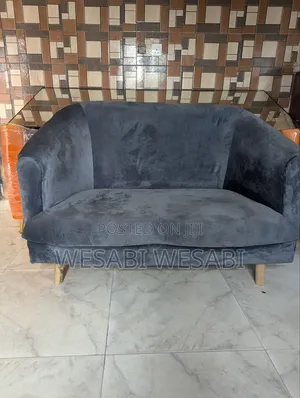 High Qualit 2 Seater Sofa