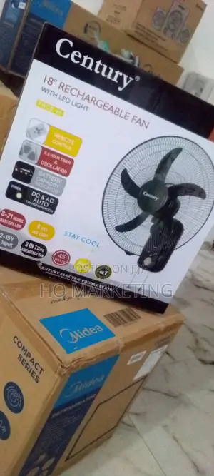 Century 18" Rechargable Fan With Battery Capacity Indicator