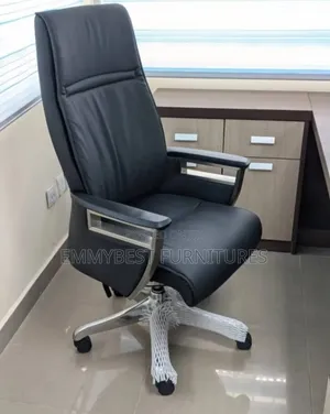 Standard Quality Executive Reclining Office Chair, Classic.