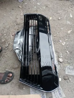 Bumper Grille Toyota Corolla 2018